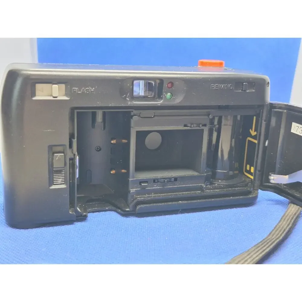 Vivitar 35AF Auto focus Vintage 35 mm Film Camera & Kodak Instamatic 40- Working